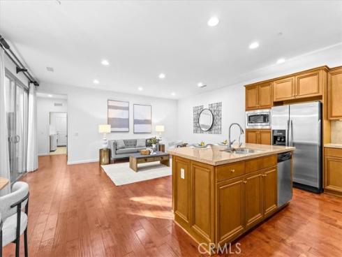 70 City Stroll , Irvine, CA