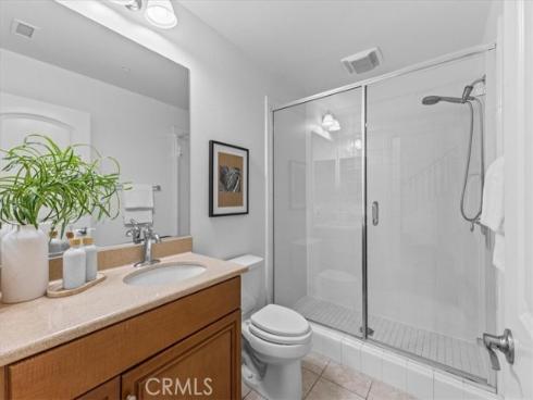 70 City Stroll , Irvine, CA