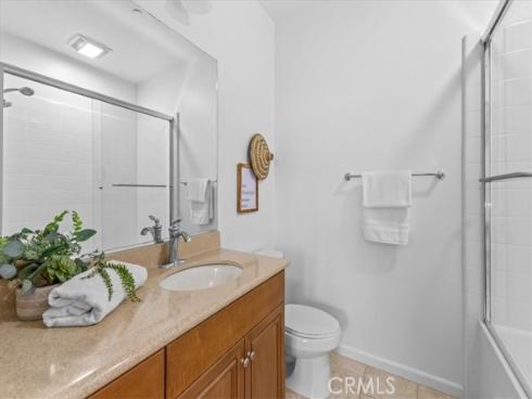 70 City Stroll , Irvine, CA