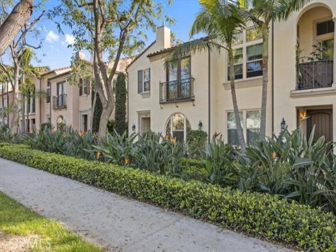 70 City Stroll , Irvine, CA