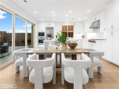 206  Collino  , Irvine, CA