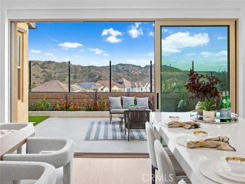 206  Collino  , Irvine, CA