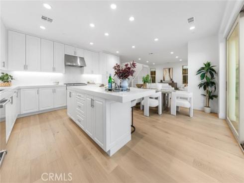 206  Collino  , Irvine, CA