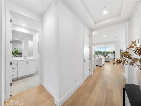 206  Collino  , Irvine, CA