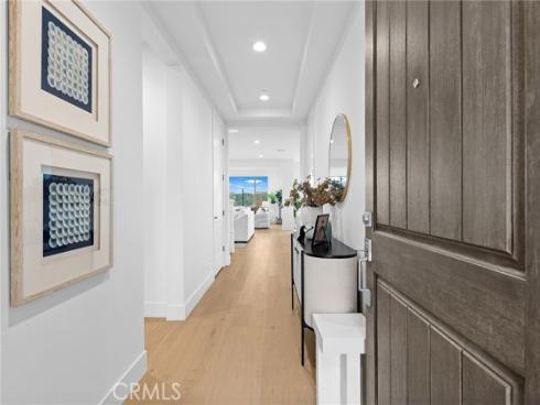 206  Collino  , Irvine, CA