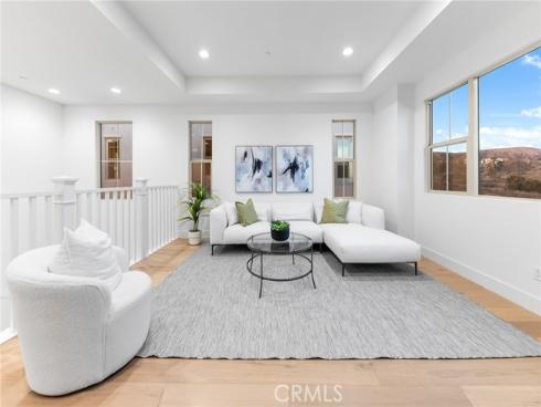 206  Collino  , Irvine, CA