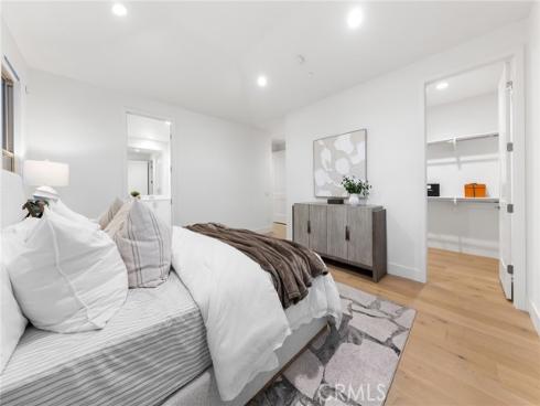 206  Collino  , Irvine, CA