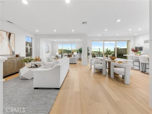 206  Collino  , Irvine, CA