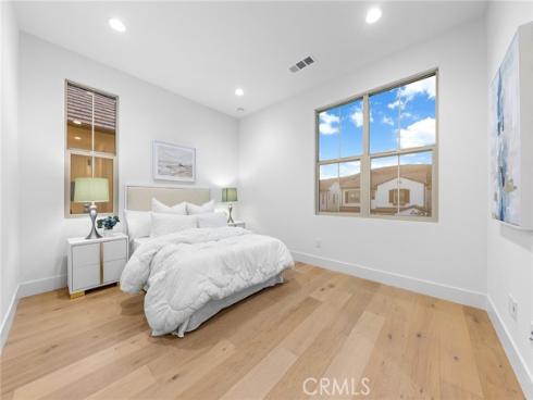 206  Collino  , Irvine, CA