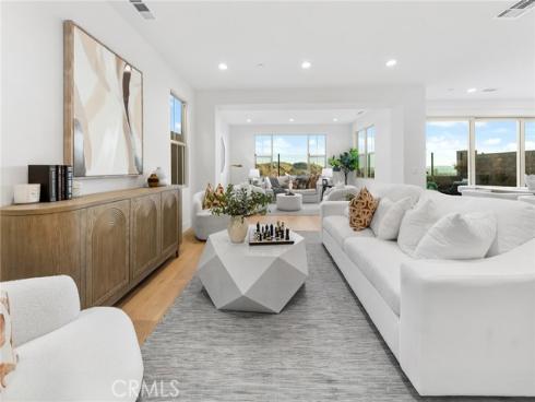 206  Collino  , Irvine, CA