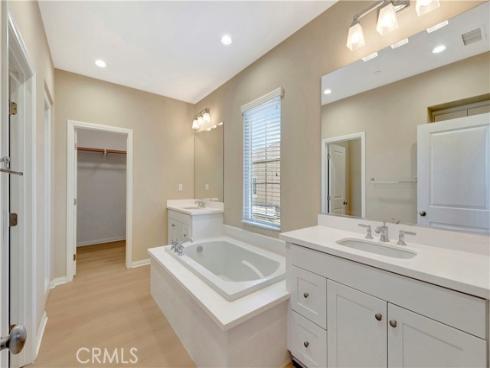 114 Chestnut Grove, Irvine, CA