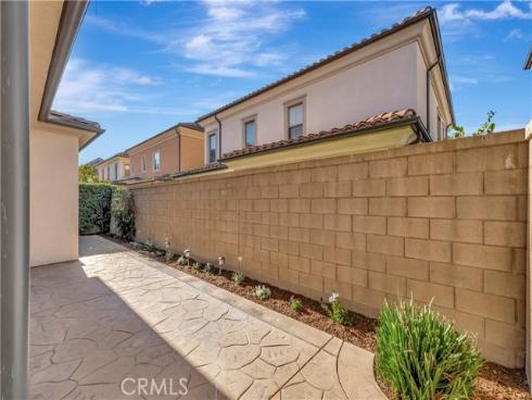114 Chestnut Grove, Irvine, CA