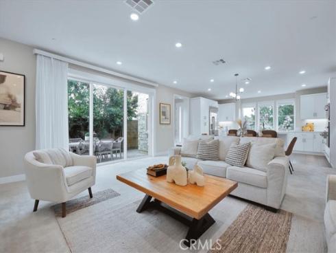 252 Chorus , Irvine, CA