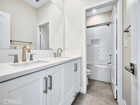 252 Chorus , Irvine, CA