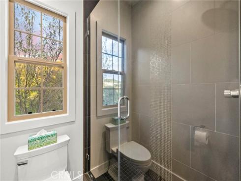 29 Small Grove , Irvine, CA