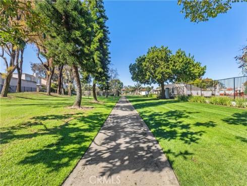 22 Meadowsweet , Irvine, CA