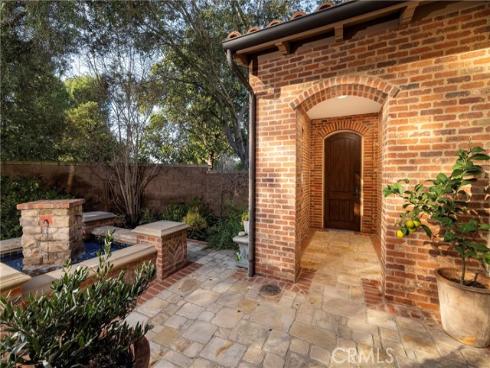 46 Woods Trail , Irvine, CA