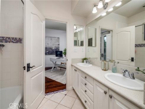 46 Woods Trail , Irvine, CA