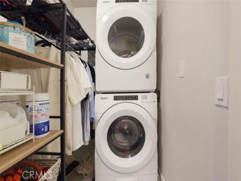 390 Deerfield , Irvine, CA