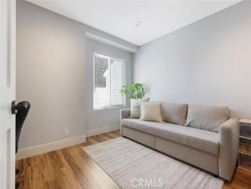 390 Deerfield , Irvine, CA