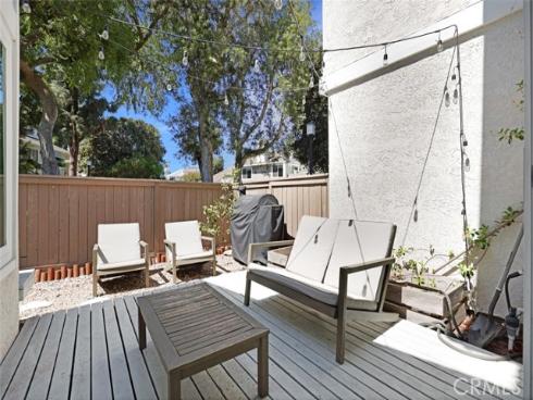 390 Deerfield , Irvine, CA