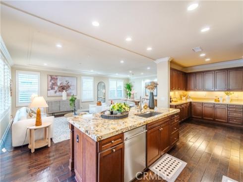 65  Rolling Green  , Irvine, CA