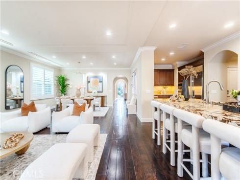 65 Rolling , Irvine, CA