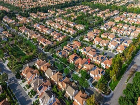 65  Rolling  , Irvine, CA