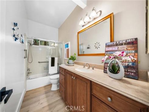 15  Bascom  , Irvine, CA