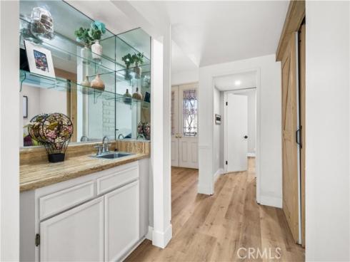 15  Bascom  , Irvine, CA