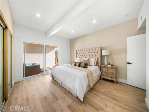 15  Bascom  , Irvine, CA