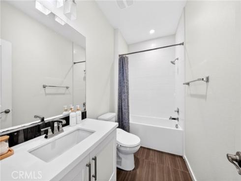 335 Magnet , Irvine, CA