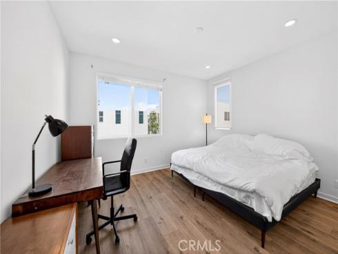 335 Magnet , Irvine, CA