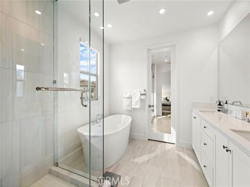 120  eversedge  , Irvine, CA