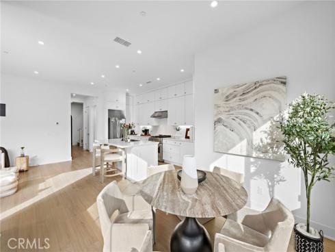 120  eversedge  , Irvine, CA