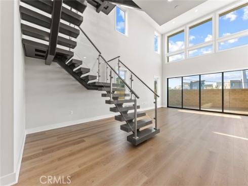 209  Stage  , Irvine, CA