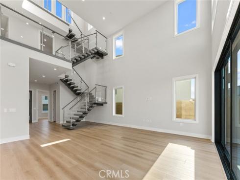 209  Stage  , Irvine, CA