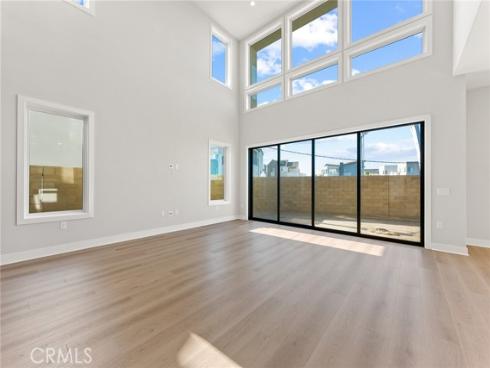 209  Stage  , Irvine, CA