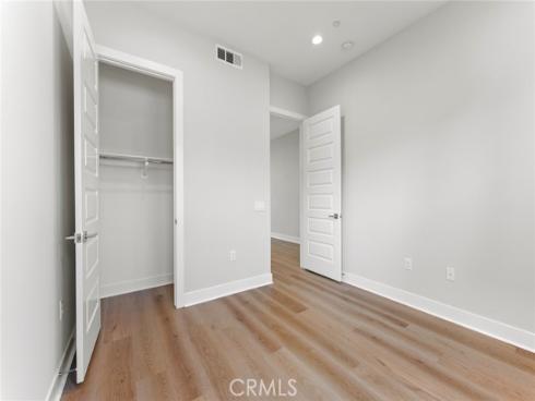 209  Stage  , Irvine, CA