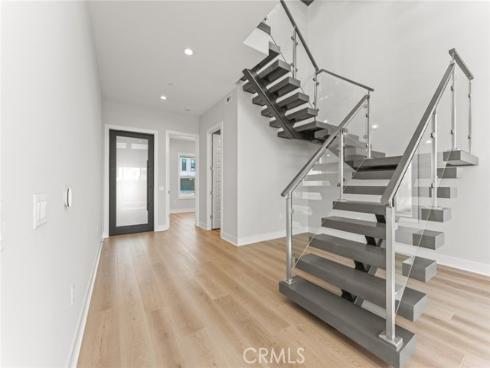 209  Stage  , Irvine, CA