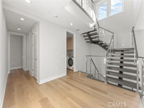 209  Stage  , Irvine, CA