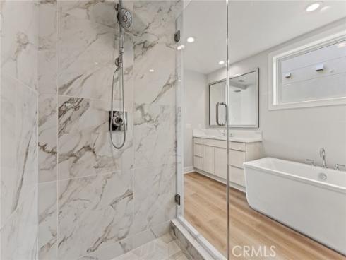 209  Stage  , Irvine, CA