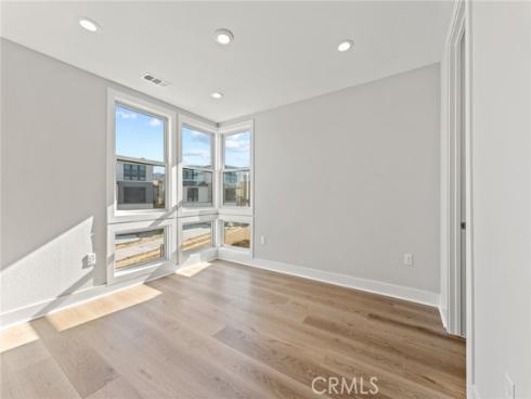 209  Stage  , Irvine, CA