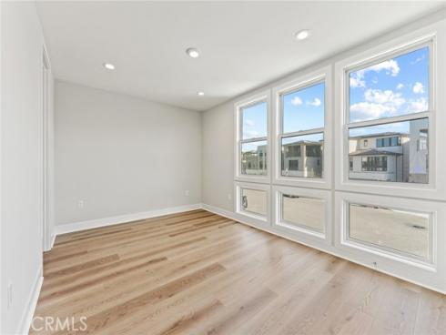 209  Stage  , Irvine, CA