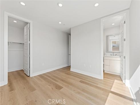 209  Stage  , Irvine, CA