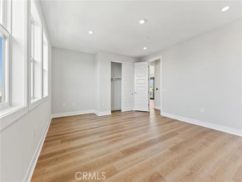 209  Stage  , Irvine, CA