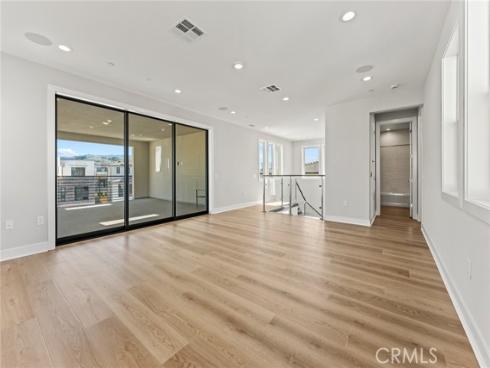 209  Stage  , Irvine, CA