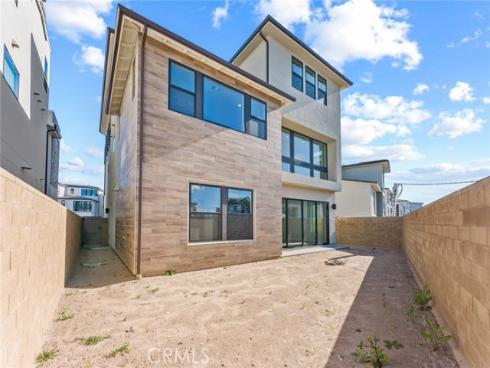 209  Stage  , Irvine, CA