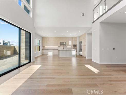 209  Stage  , Irvine, CA