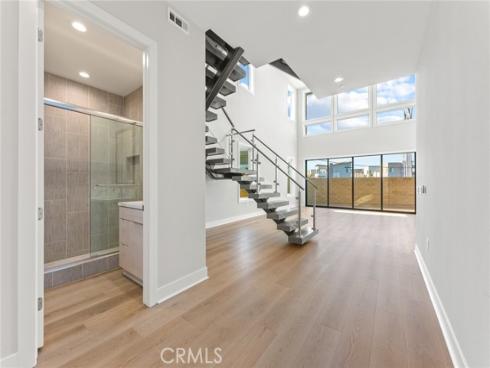 209  Stage  , Irvine, CA